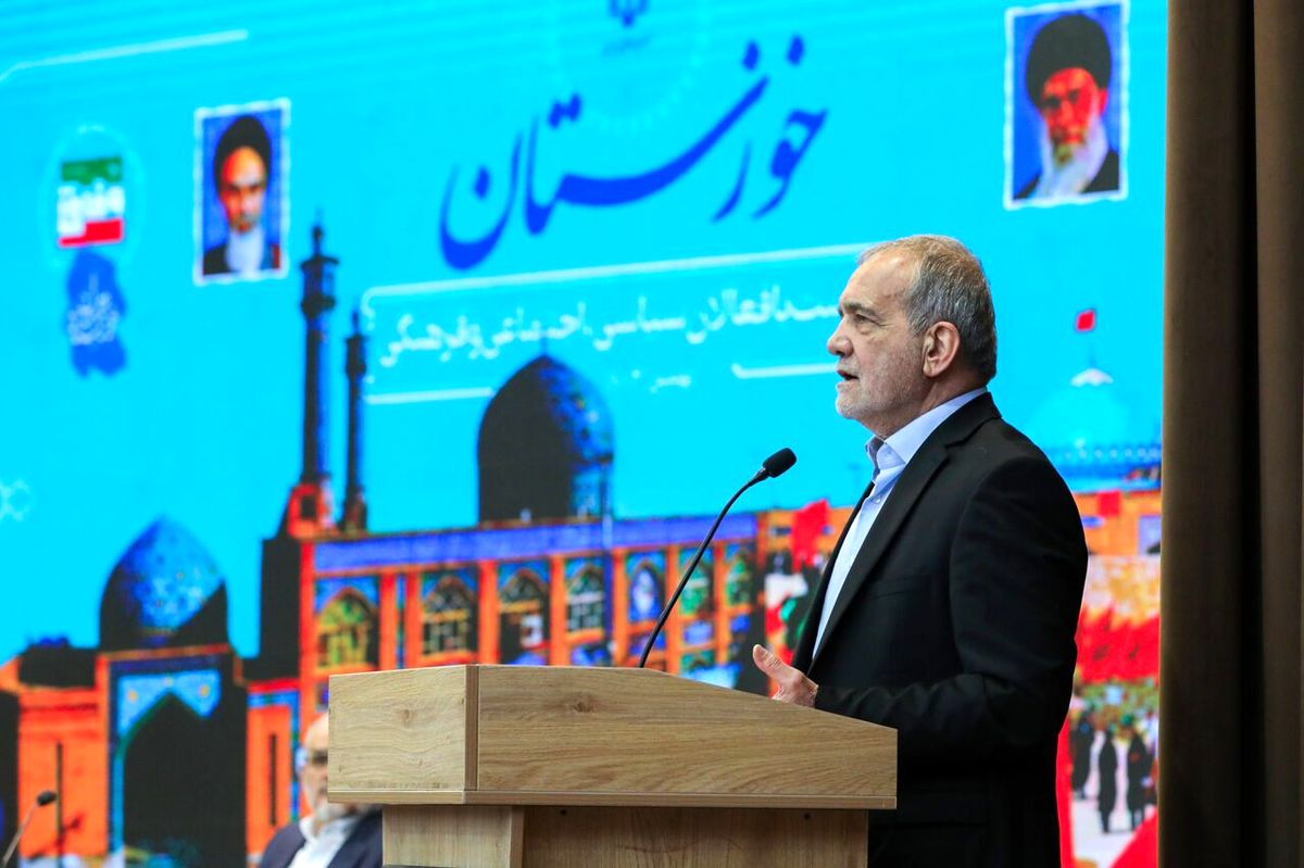 پزشکیان: همه بودجه مسئولیت های اجتماعی شرکت نفت در خوزستان هزینه خواهد شد/ وزیر نفت در اهواز: ما تالاب را خشکاندیم و مردم خوزستان را اذیت کردیم/ نیروهای بومی در استخدامها در اولویت باشند