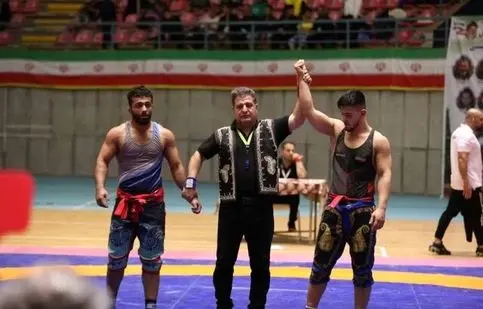 قمه‌کشی هولناک در سالن کشتی نهاوند/ ویدئو+16