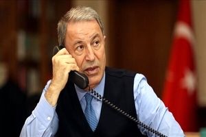 گفتگوی تلفنی وزیر دفاع ترکیه با مقام اوکراینی درباره انتقال غلات