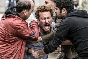 جایزه بهترین فیلم نامه برای «بازی را بکش» 