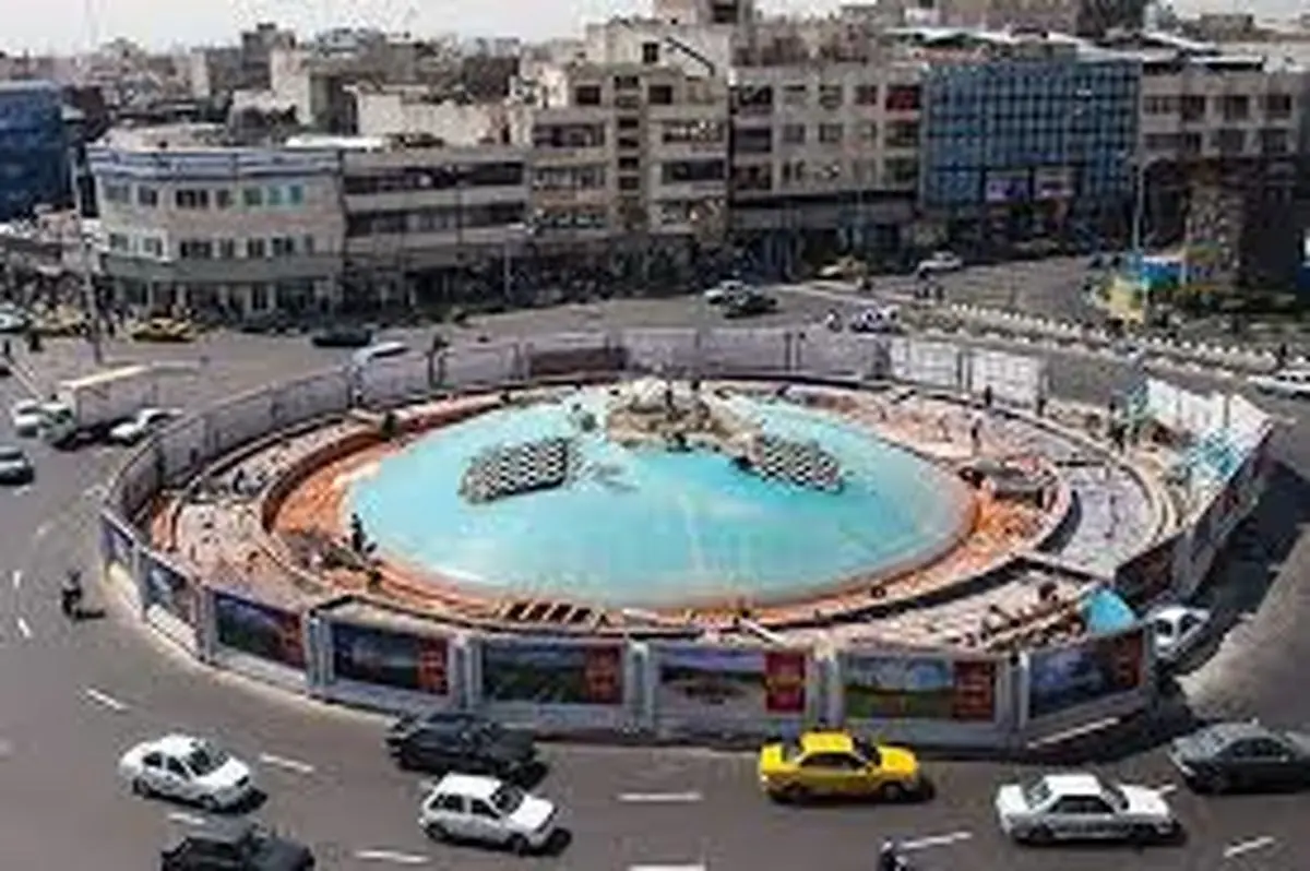 رونمایی از دیوارنگاره جدید میدان انقلاب 