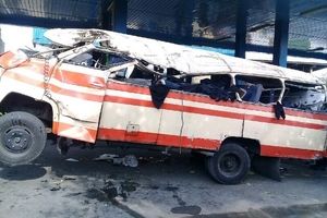 واژگونی اتوبوس در دوراهی زالی- نورآباد ۱۸ مصدوم بر جای گذاشت