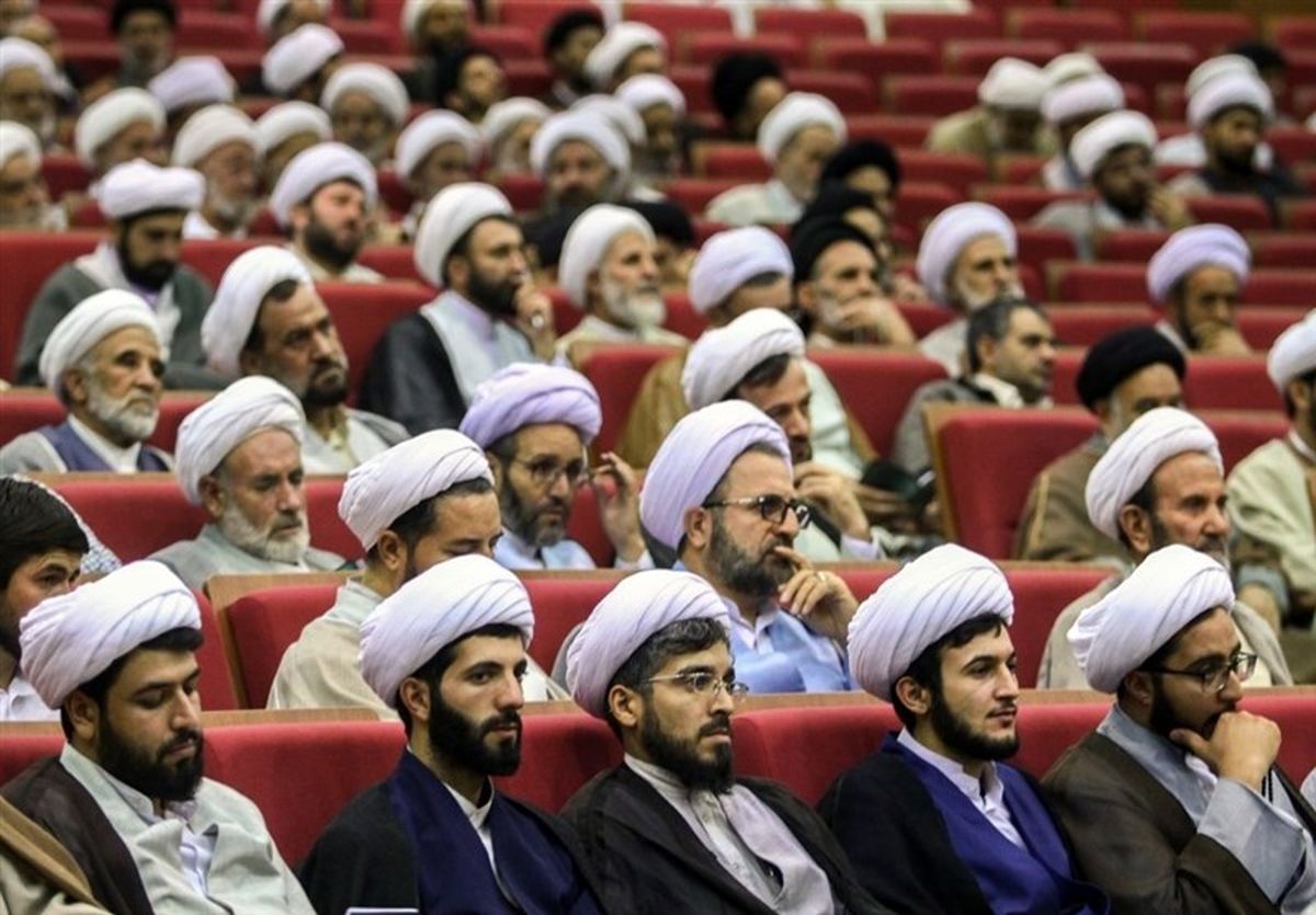 امام معتقد بود روحانیت در کار اجرایی دخالت نکند، شما امور روانشناسی را هم به روحانیون می دهید؟