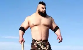 رجز خوانی هالک ایرانی برای رقیبانش با زبان‌های مختلف/ ویدئو