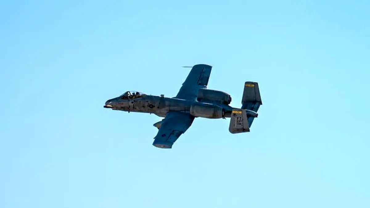 لحظه سرنگونی هواپیمای A-10 آمریکا/ ویدئو