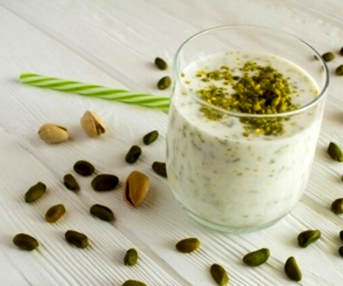 طرز تهیه شیر پسته با طعمی باور نکردنی