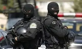 پلیس با انجام معامله صوری، فروشنده مواد را در تله قرار داد/ ویدئو