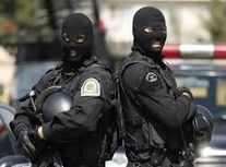 پلیس با انجام معامله صوری، فروشنده مواد را در تله قرار داد/ ویدئو