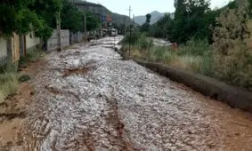 لحظه وقوع سیل در استهبان/ ویدئو