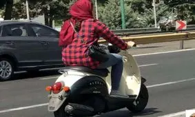 لحظه ورود عجیب یک زن با موتور به داخل رستوران/ ویدئو