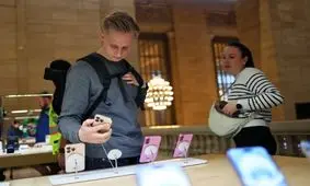 خرید آیفون در آمریکا افزایش یافت