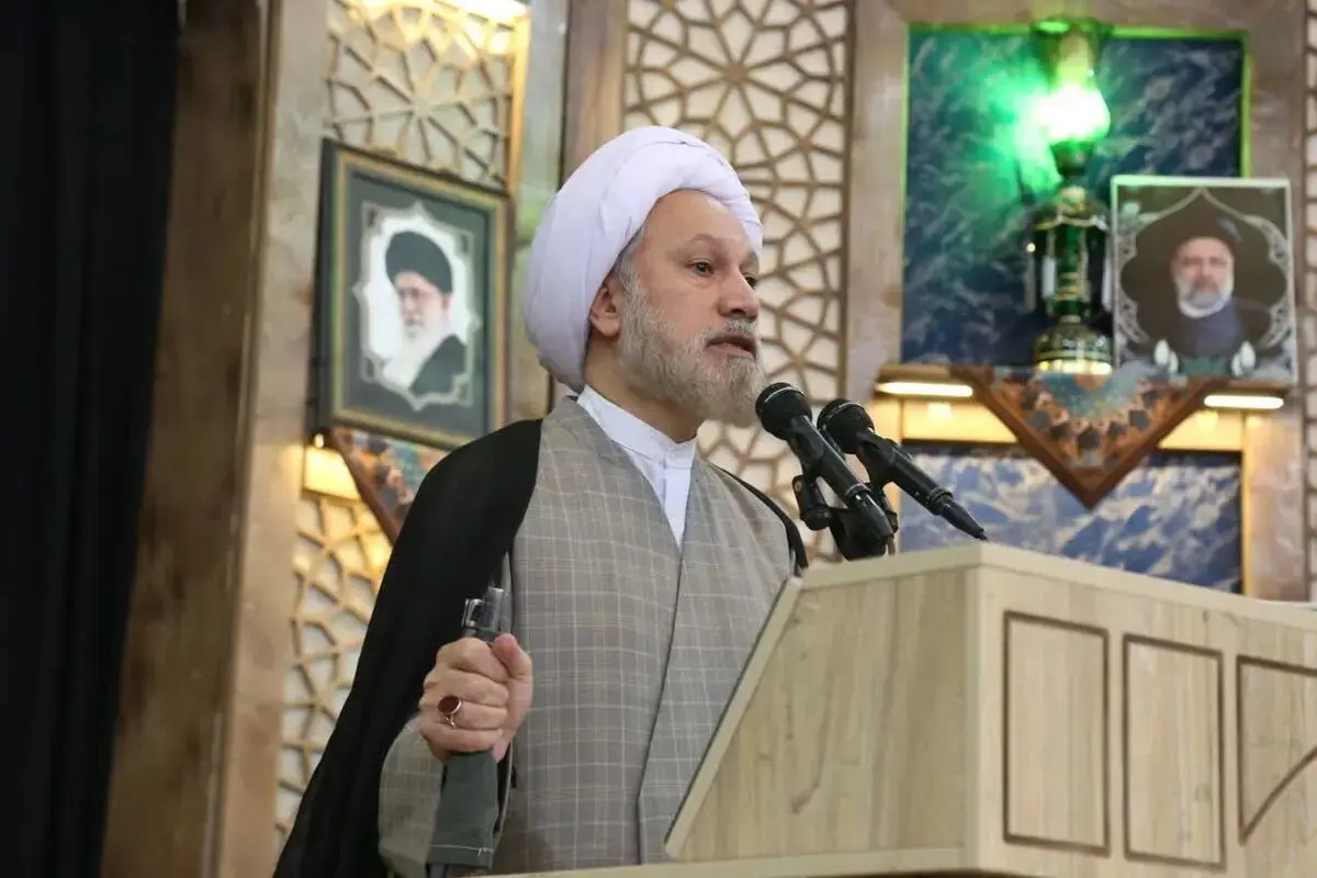 امام جمعه شیراز: بسیاری از علما، صلح حدیبیه را مصداق فتح مبین دانسته‌اند/ خداوند می‌تواند بدون شمشیر نیز پیروزی عطا کند