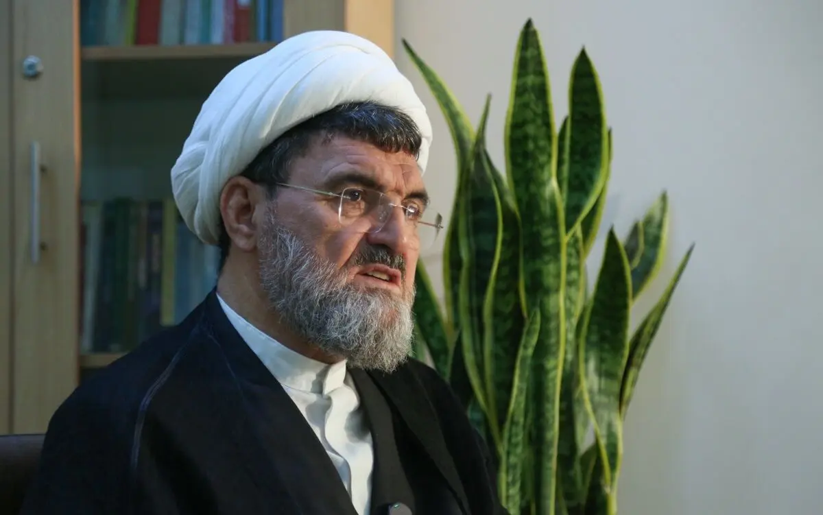 آمریکا در سالهای 58 و 59 نمی توانست وارد کشور شود، حتی کشورهای خلیج فارس هم پیام تبریک برای انقلاب دادند/ امام خمینی آن زمان که فرمودند آمریکا هیچ غلطی نمی تواند بکند، حساب شده این سخن را گفتند/ ویدئو
