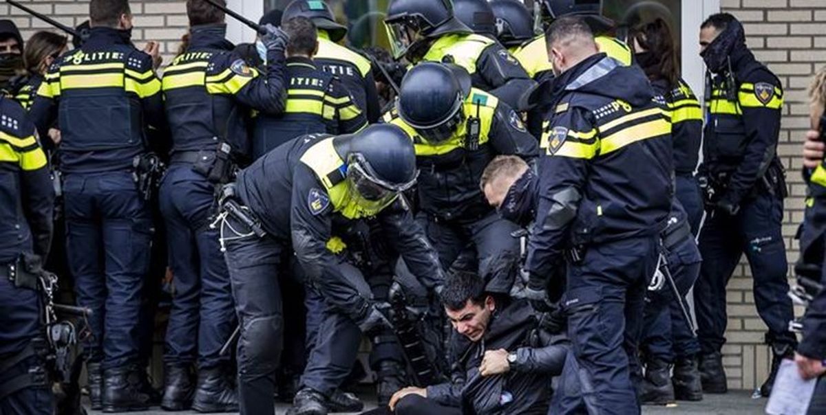  سرکوب تظاهرات ضد ترکیه‌ای کُردها در هلند با ۶ زخمی و ۵۰ بازداشتی