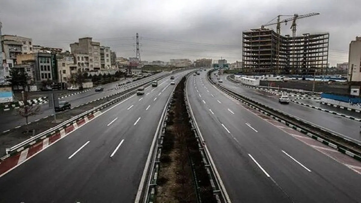فرونشست آسفالت در اتوبان باکری 
