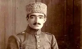 سرِ بریده کلنل پسیان بر نیزه «گُل‌مَمَدها»