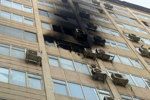 آتشسوزی در ساختمان آلومینیوم در خیابان جمهوری/ خوشبختانه حادثه تلفات جانی و مصدوم نداشت/ ویدئو