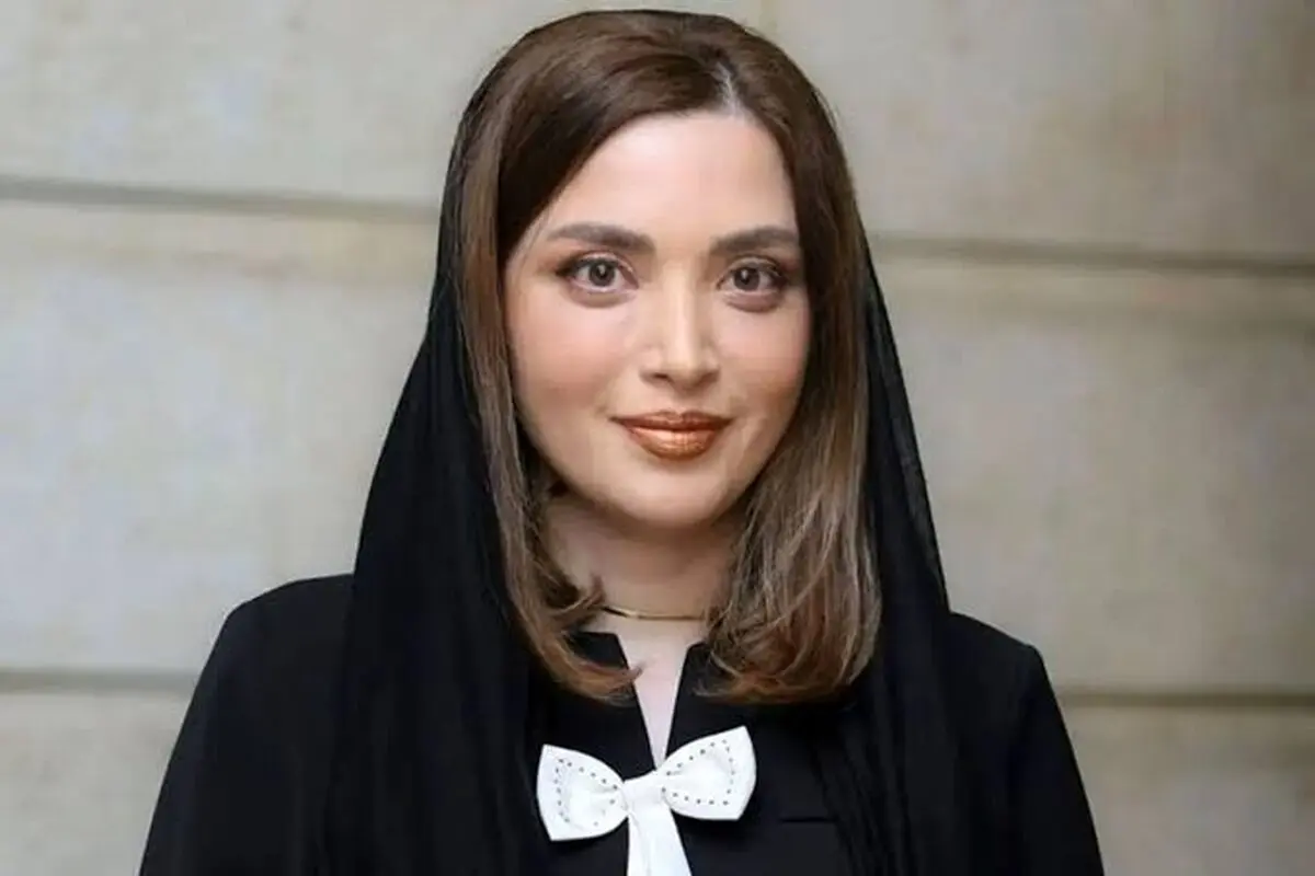 بهنوش طباطبایی با استایل راهبه‌ای در عزای اکبر عبدی