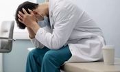 آمار تکان دهنده دولت از خودکشی پزشکان ایرانی؛ ۱۶ رزیدنت پزشکی در یک سال اخیر خودکشی کردند