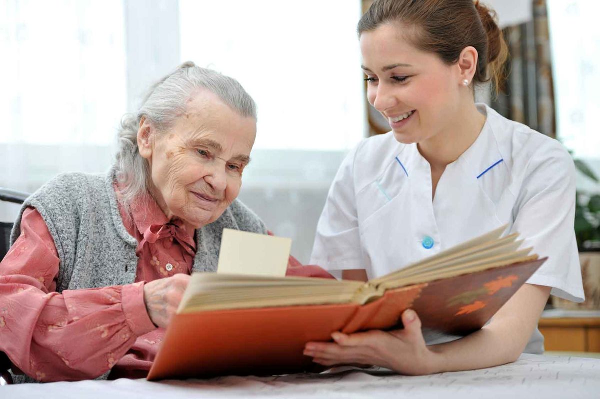 گداییکردن با بیماران آلزایمری