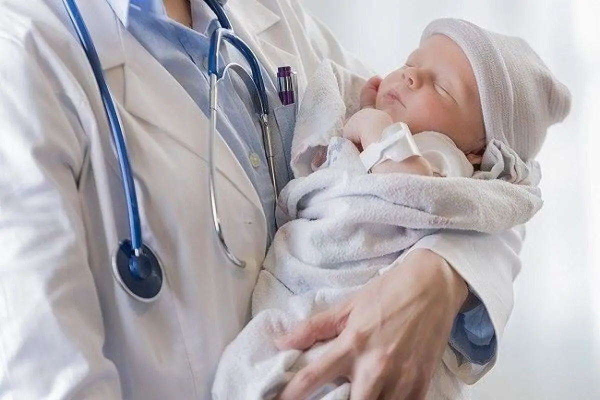 رها کردن یک نوزاد در قلعه‌ حسن‌خان تهران/ ویدئو