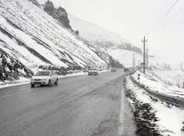 تردد در جاده مریوان- سقز فقط با زنجیزچرخ امکانپذیر است
