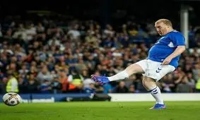 کمک‌کننده به پناهندگان اوکراینی و هوادار اورتون، زننده ضربه پنالتی شد/ ویدئو