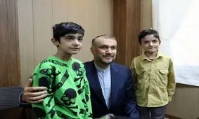 تصویری از فرزندان شهید حسین امیرعبداللهیان که تکذیب شد