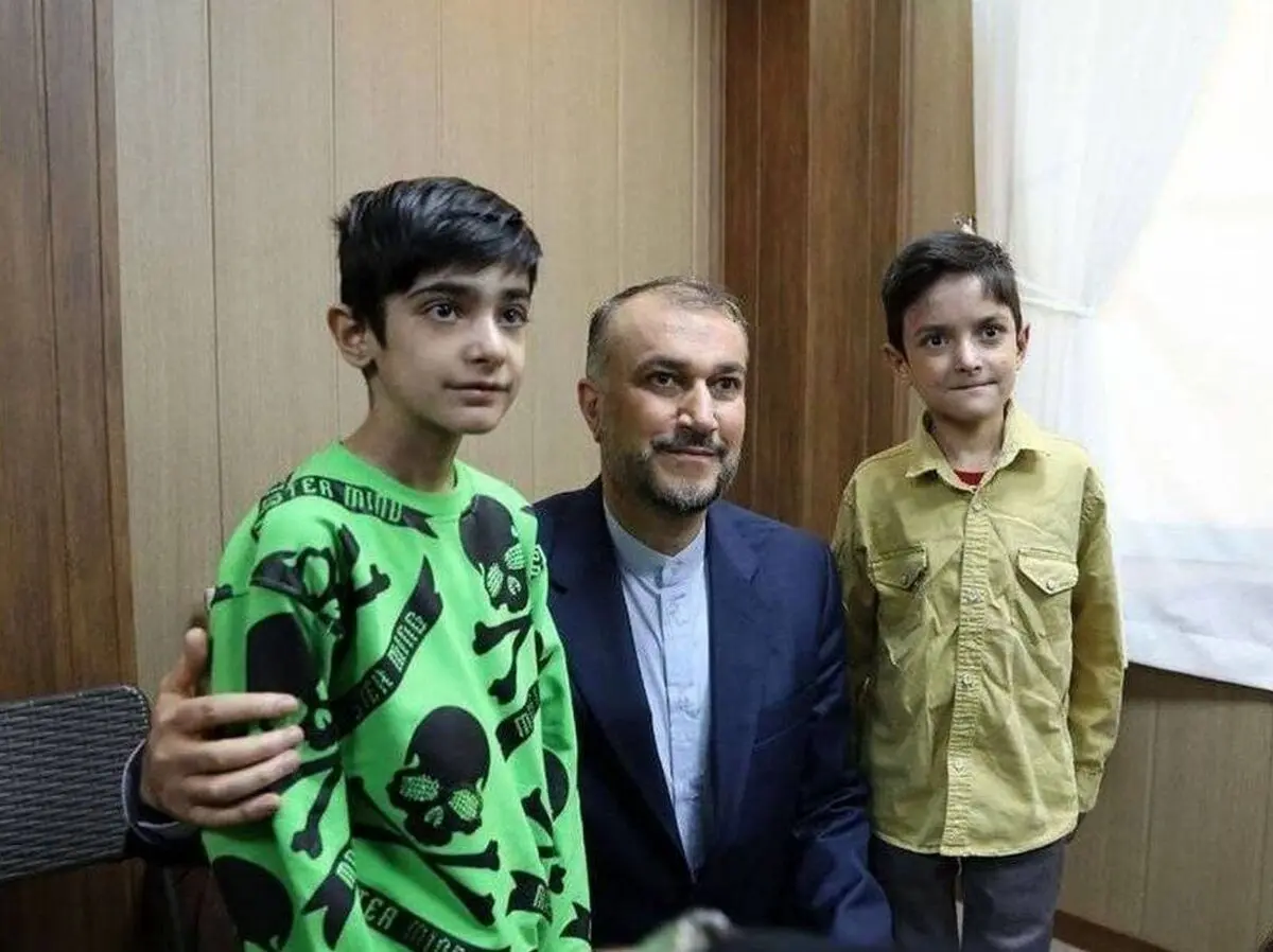 تصویری از فرزندان شهید حسین امیرعبداللهیان که تکذیب شد