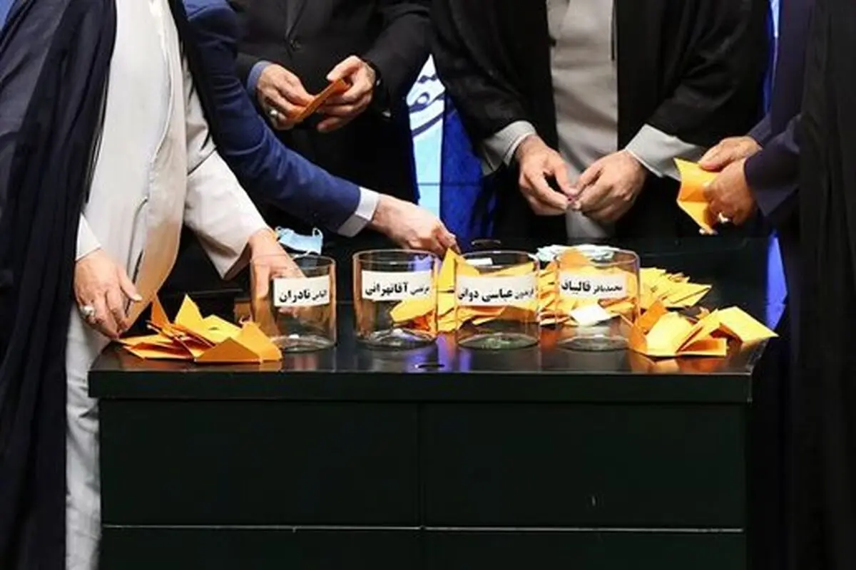 پیام و پیامدهای درون اردوگاهی ریزش آرای ریاست قالیباف/ اصولگرایان مجلس انقلابی، سه پاره شدند

