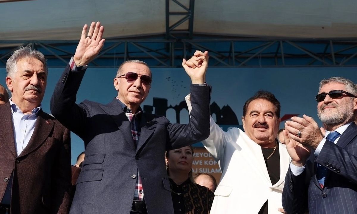 رئیس جمهور ترکیه ترانه‌ای را در کنار ابراهیم تاتلیسس خواند/ ویدئو

