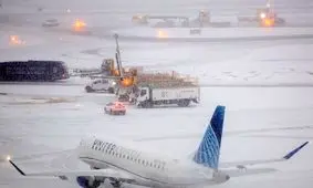 طوفان برفی برق ۷۰۰ هزار نفر در آمریکا را قطع کرد؛ لغو ۱۰ هزار پرواز