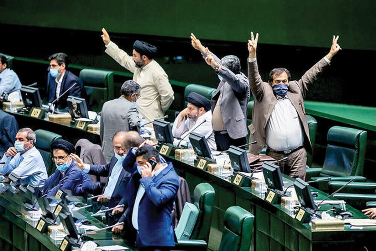 ۱۸۰ نماینده مجلس: برخورد با سوء استفاده از فضای مجازی را معطل تصویب طرح صیانت نکنید