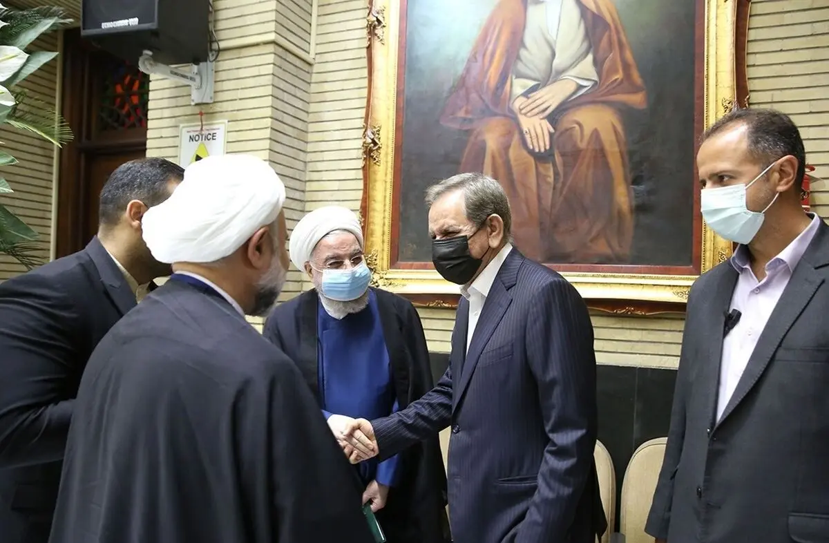 روحانی و جهانگیری در مراسم ختم مادر عیسی کلانتری/ عکس
