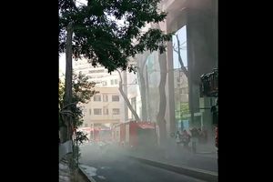 آتش سوزی یک پاساژ در خیابان فرشته تهران/ ویدئو

