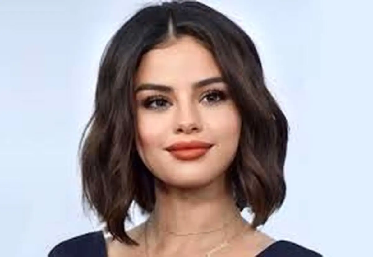 سفر در زمان؛ «سلنا گومز» در قلعه زمستانی زیبای خفته در دیزنی‌لند در کالیفرنیا؛ سال 1388