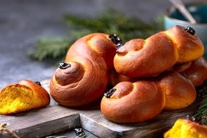 طرز تهیه نان زعفرانی سوئدی برای صبحانه