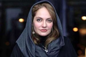 حضور برخی چهره‌ها در مراسم یادبود مادر مهناز افشار/ ویدئو
