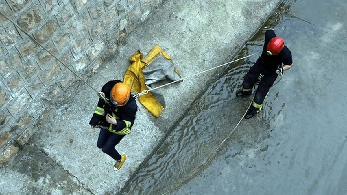 سخنگوی آتش نشانی مشهد: ۲ مرد و یک زن از سیلاب کال بلوار توس نجات داده شدند