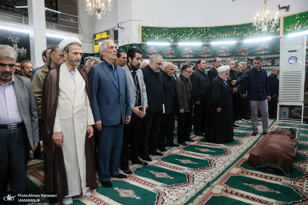 تصاویر: مراسم تشییع برادر سید مصطفی تاجزاده