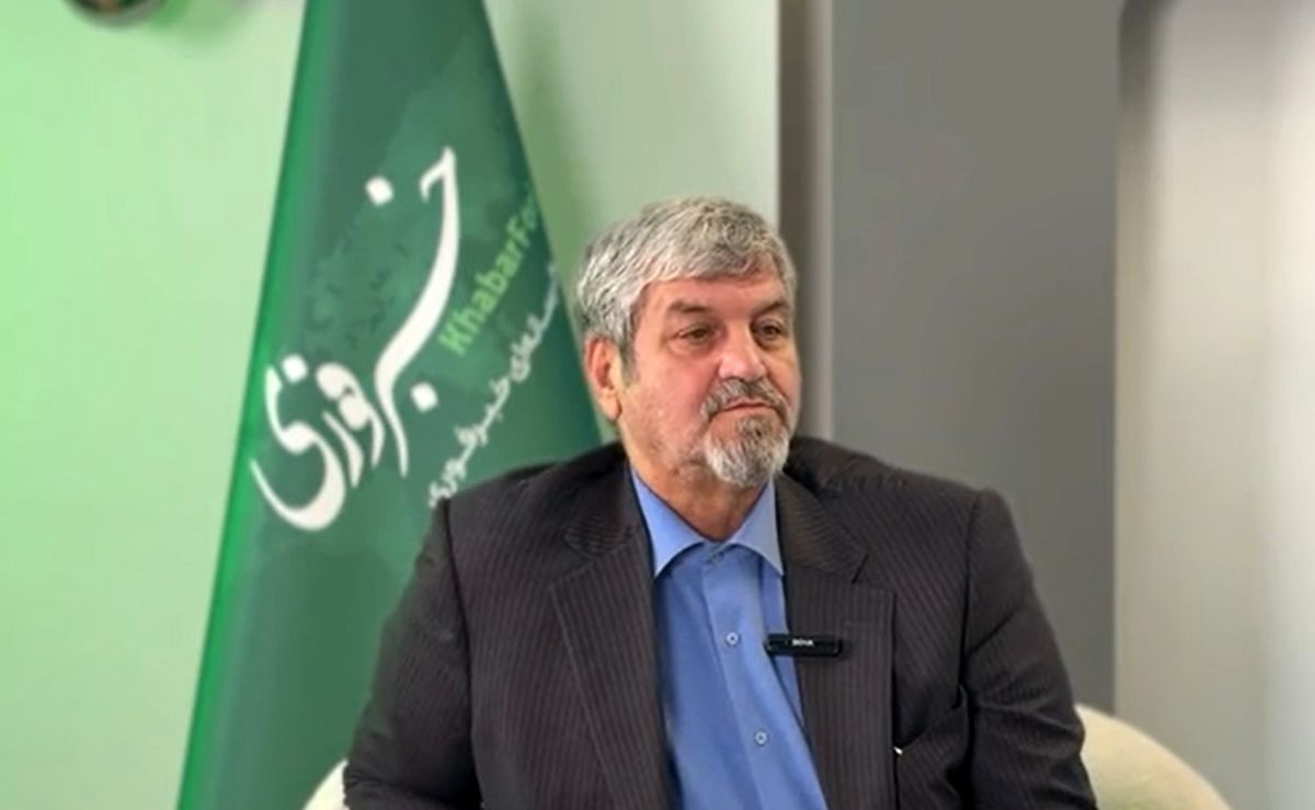 راه مذاکره با آمریکا را نباید بست / ناطقنوری که میگوید حمله به سفارت آمریکا اشتباه بوده، آن موقع حمایت میکرد/ یکی از دلایلی که در انتخابات ۹۲ از عارف حمایت نکردیم این بود که آقای روحانی همشهری ما بود