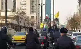 تجمع موتوری تندروها درباره حجاب این بار علیه قالیباف/ تصاویر

