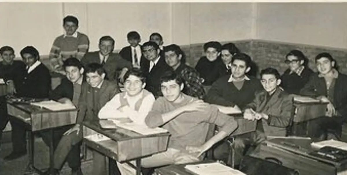 دبیرستان مختلط در جزیره خارک خبرساز شد