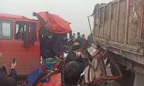 ۲ کشته در واژگونی یک دستگاه مینی‌بوس حامل دانش‌آموزان در کرمانشاه/ ویدئویی از صحبت دانش آموزان حادثه دیده
