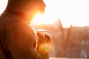 چرا وقتی قهوه کمتر می‌خوریم، خواب هایمان واقعی تر می‌شوند؟