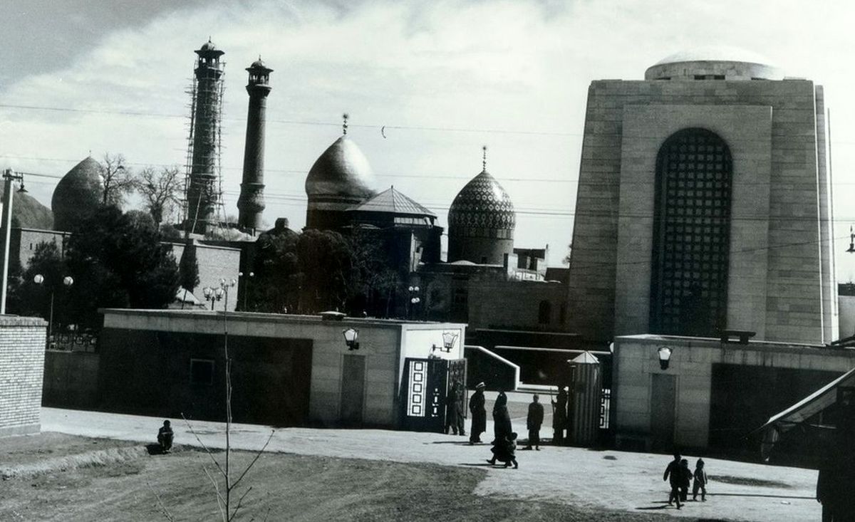  سفر به تاریخ؛ عکس دیده‌ نشده از کوچه‌های خاکی «شاه‌عبدالعظیم» و «مقبره رضاخان»؛ سال 1329 