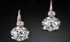 سارقی که گوشواره های ۷۰۰ هزار دلاری را بلعید آنقدر در بیمارستان ماند تا آن را دفع کرد!/ عکس

