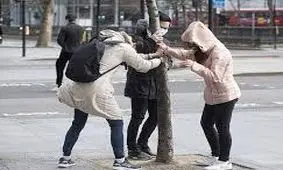  طوفان «یونیس» در انگلیس با سرعت ۱۹۶ کیلومتر بر ساعت/ ویدئو