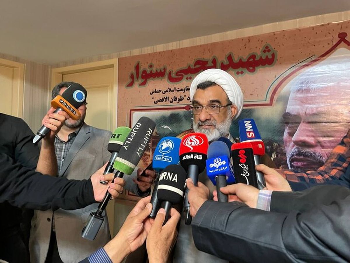 اگر زیرساخت پذیرش پزشکی فراهم نشود باید ۱۰ سال دیگر پزشک وارد کنیم