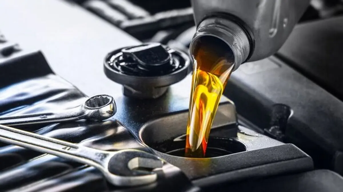 سرویس خودرو میلیونی شد؛ روایت فروشندگان از جهش قیمت روغن موتور در بازار